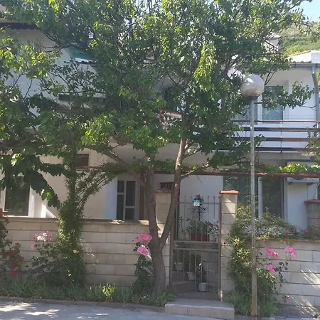 Casa de hóspedes Fema